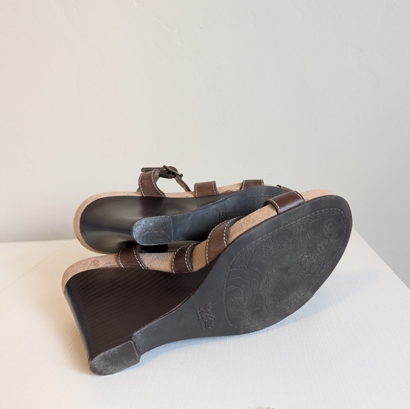 Sold - Picture 4 of 6